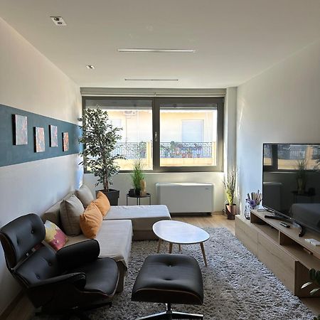 Urban Apartment Amaliada Exterior photo